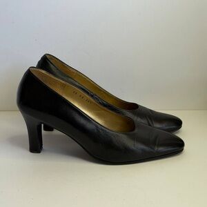 Vintage Yves Saint Laurent Black Leather Classic Pumps Size 36.5